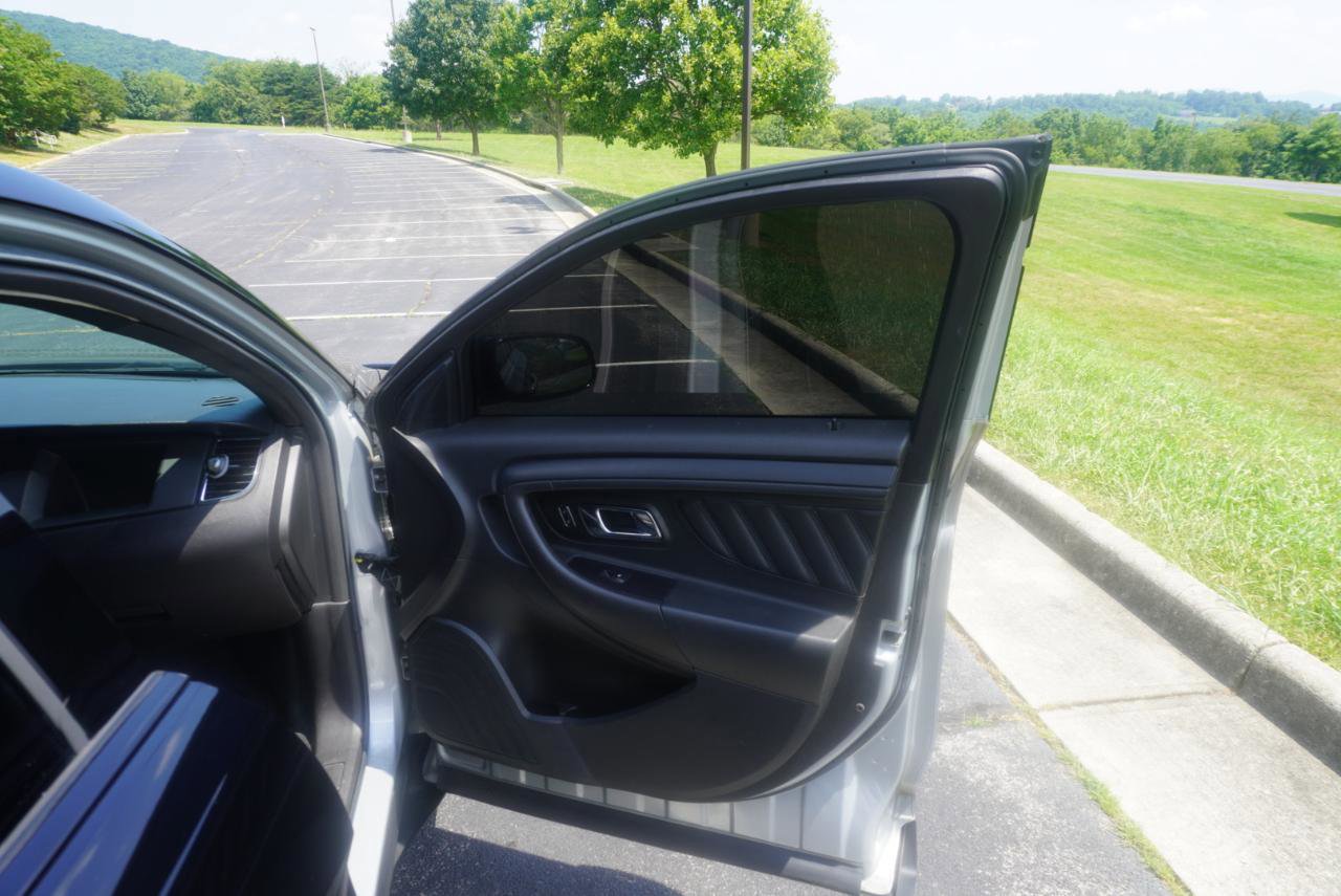 Used 2016 Ford Taurus Police Interceptor AWD image 20