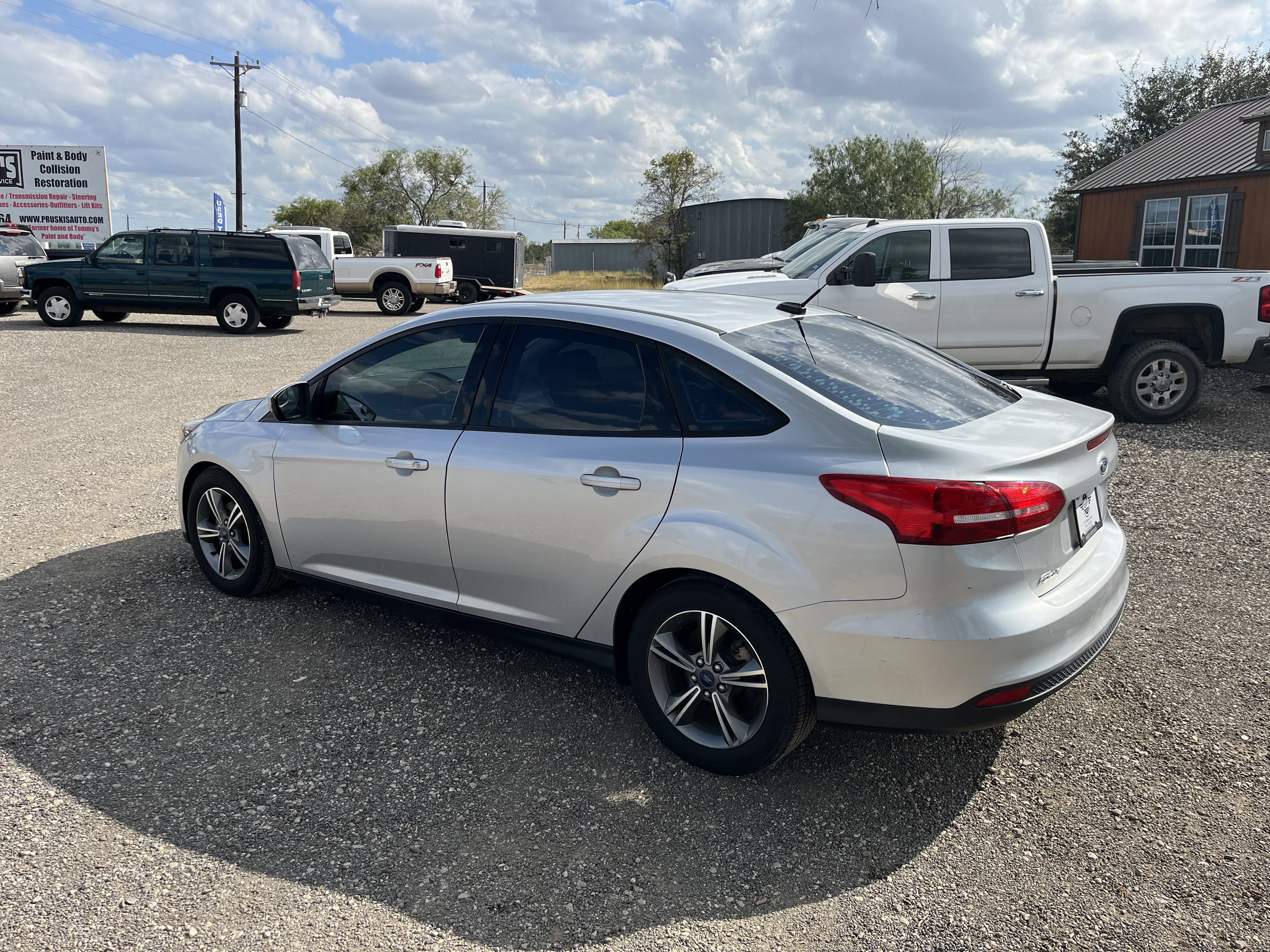 Used 2016 Ford Focus SE image 3