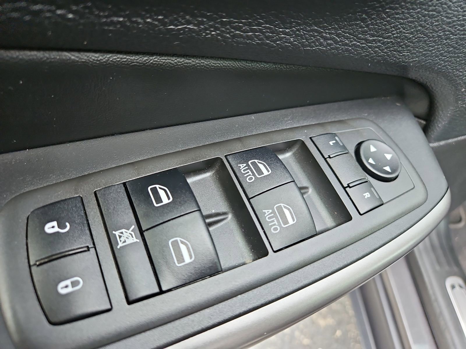 Used 2021 Jeep Cherokee Limited w/ Elite Package image 22