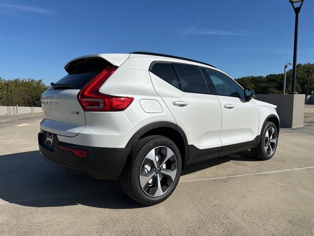 New 2026 Volvo XC40 B5 Plus w/ Protection Package Premier image 7