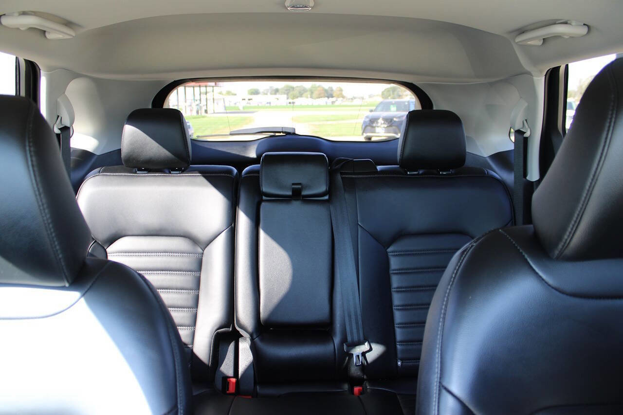 Used 2024 Ford Edge SEL image 15