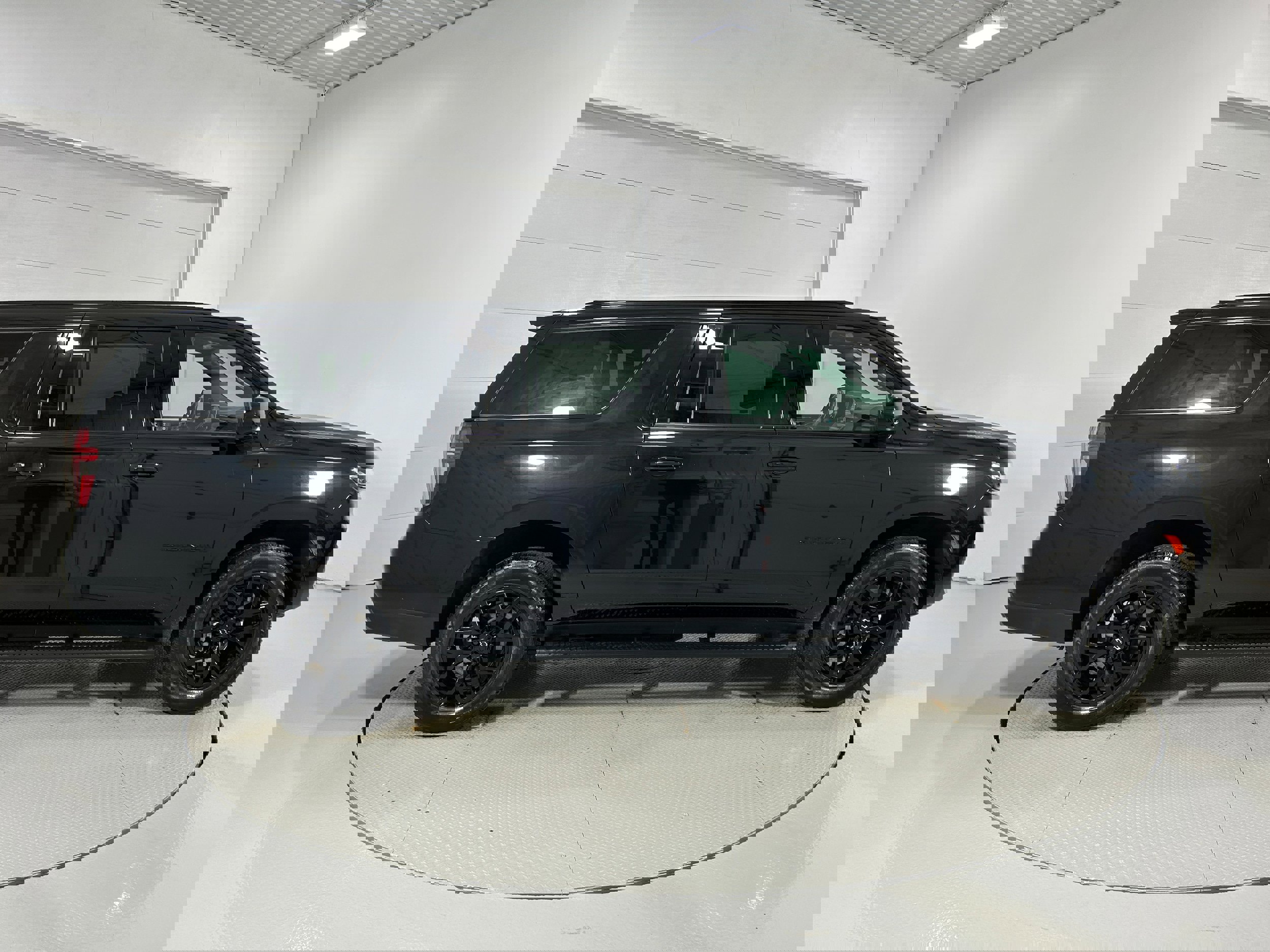 Used 2022 Chevrolet Suburban Z71 image 40