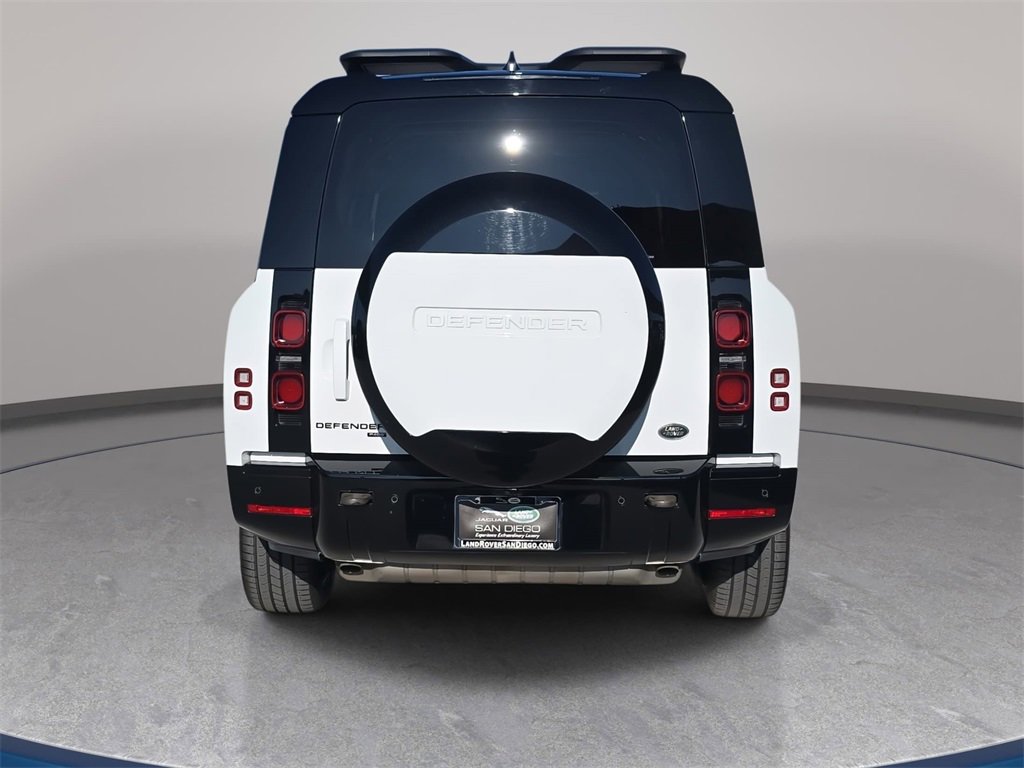 Certified 2023 Land Rover Defender 130 X-Dynamic SE image 6