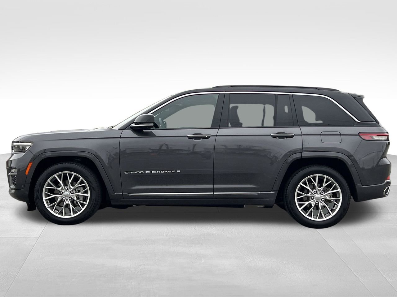 Used 2025 Jeep Grand Cherokee Summit image 30