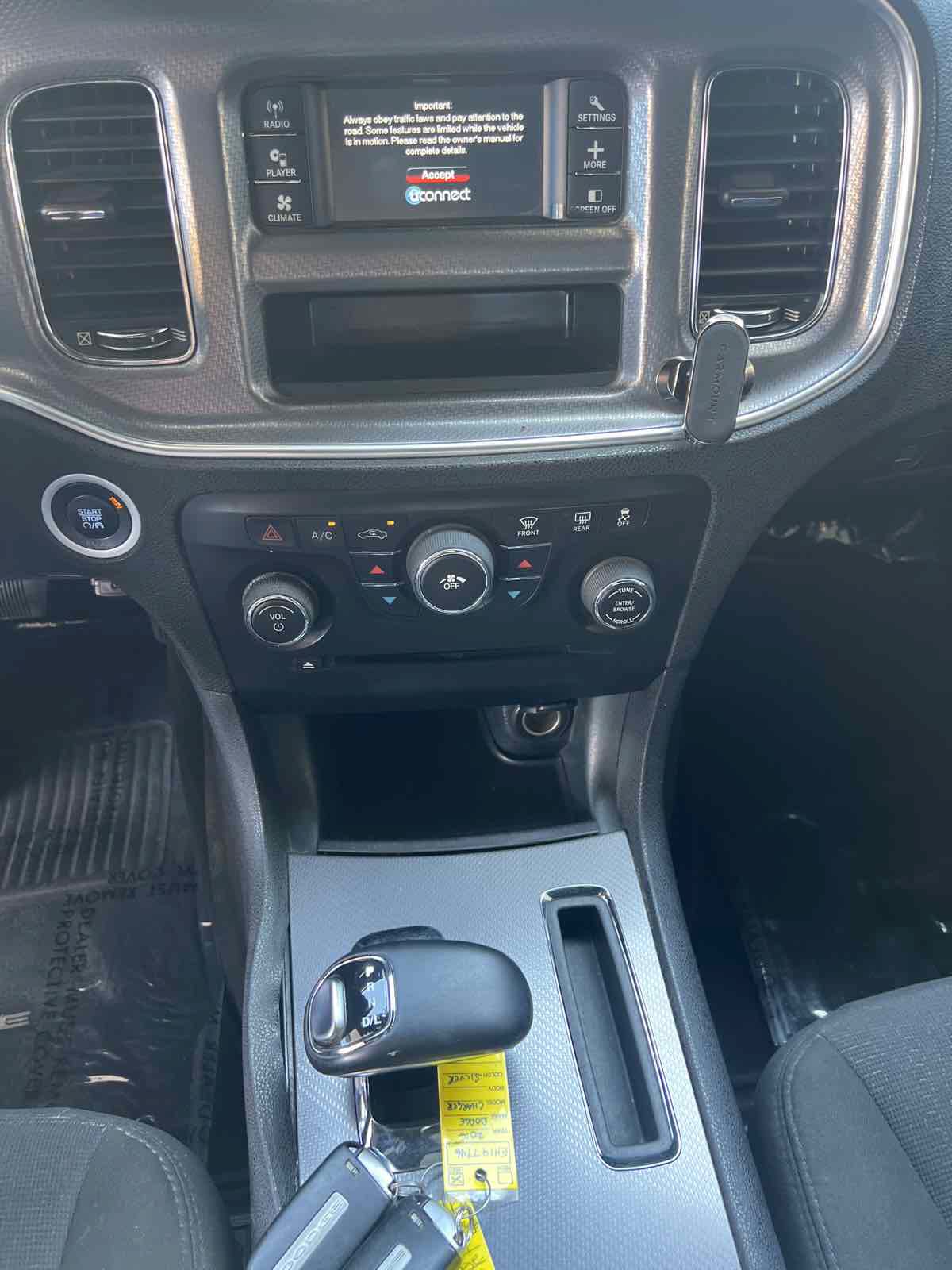 Used 2014 Dodge Charger SE w/ Connectivity Group RWD image 17