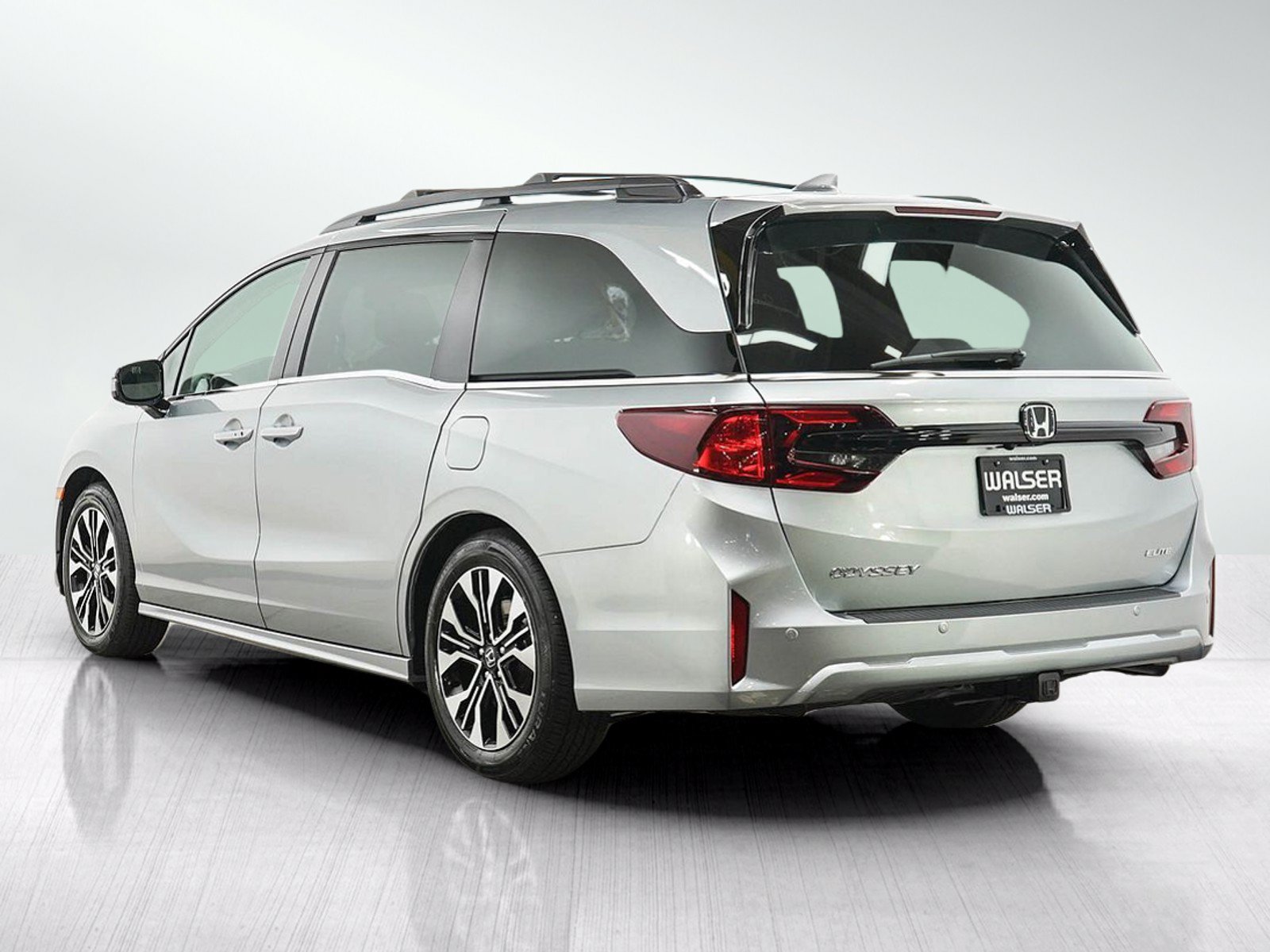 Used 2026 Honda Odyssey Elite image 3