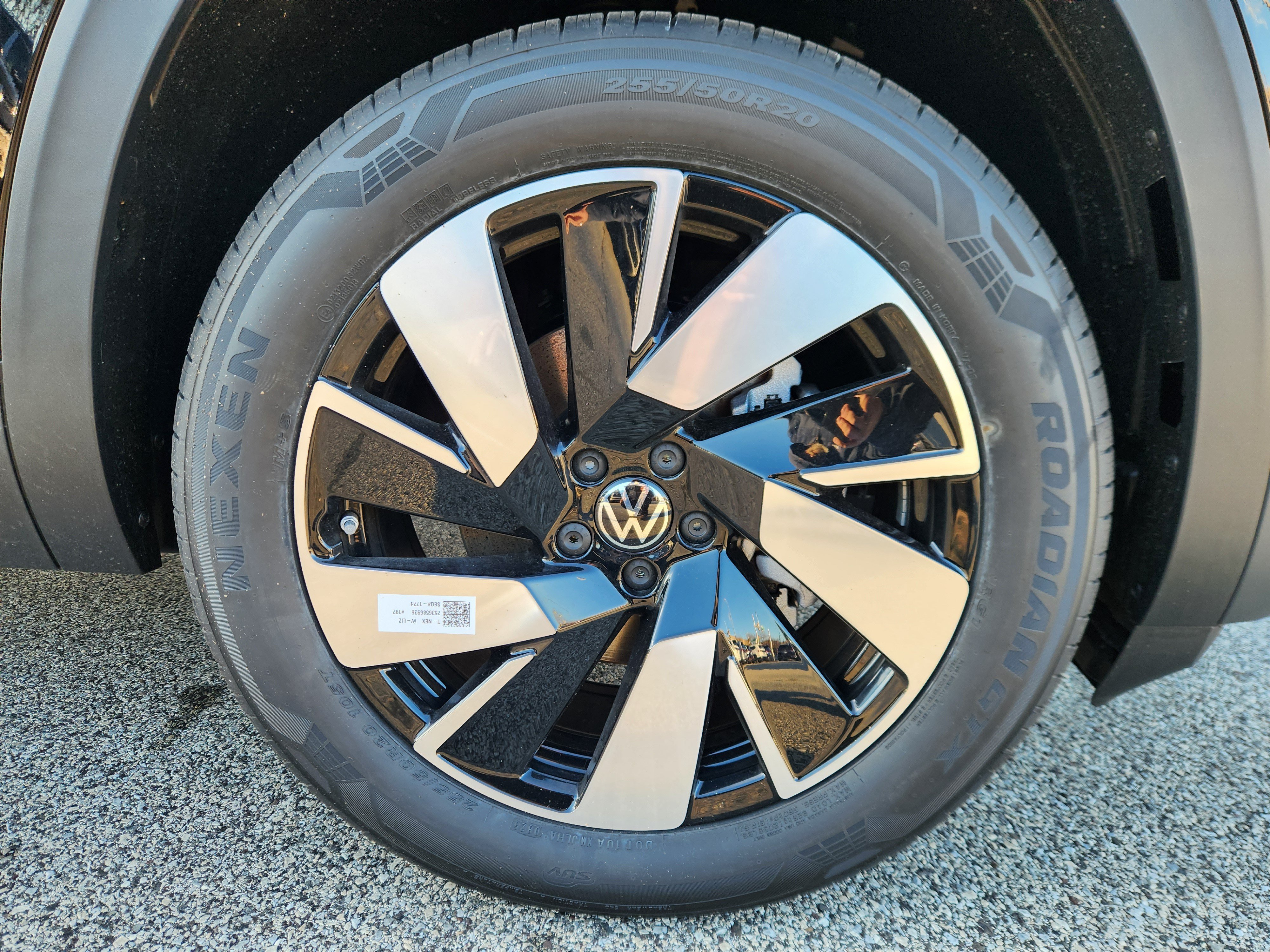 New 2026 Volkswagen Atlas Cross Sport SEL AWD/4WD image 14