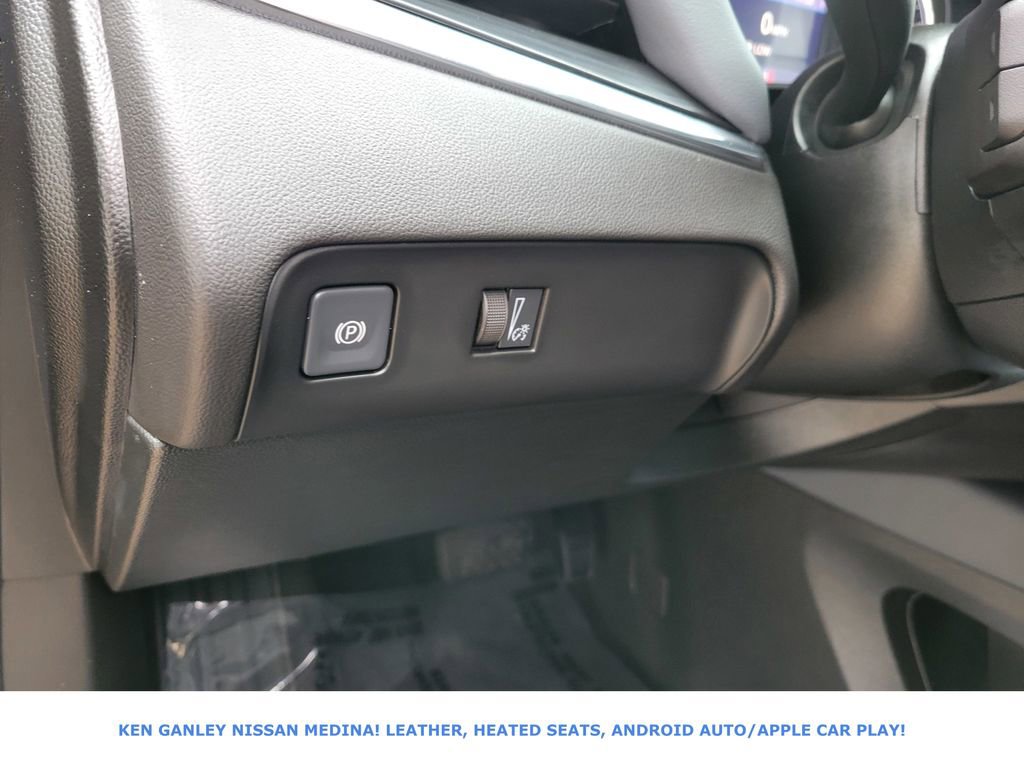 Used 2023 Buick Enclave Essence image 36