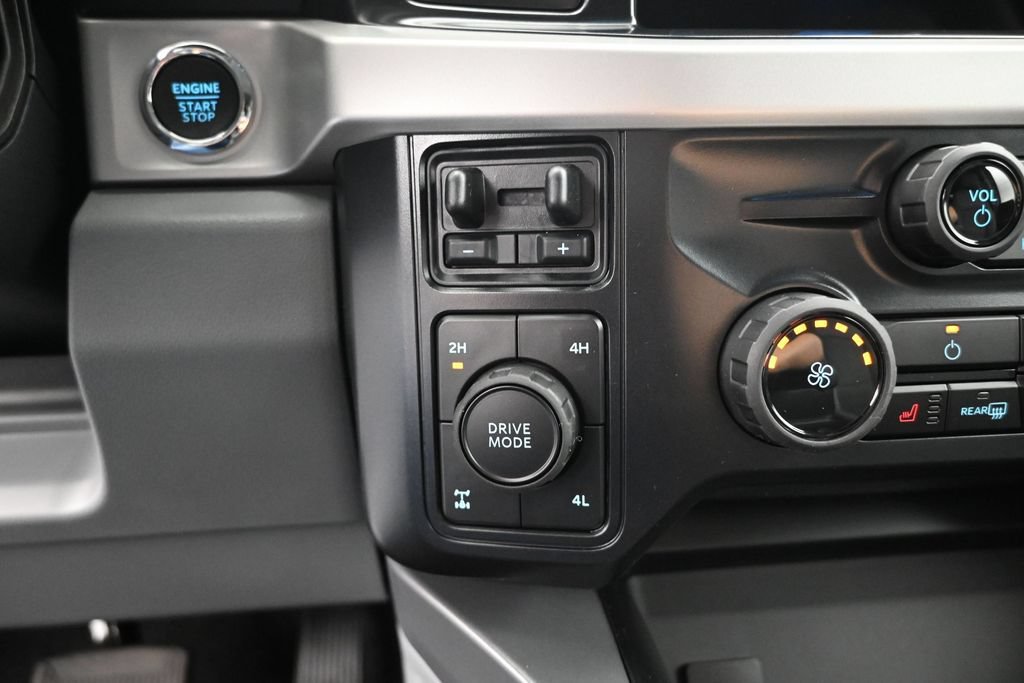 New 2026 Ford F250 XLT w/ XLT Premium Package AWD/4WD image 18