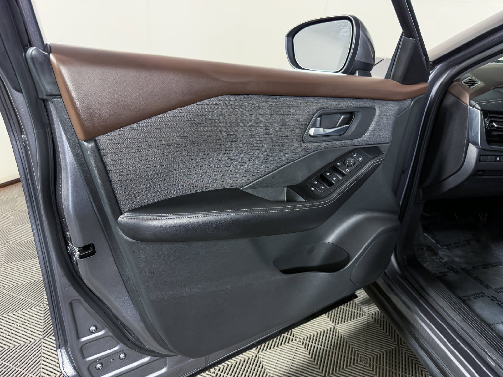 Certified 2022 Nissan Rogue SV FWD image 39