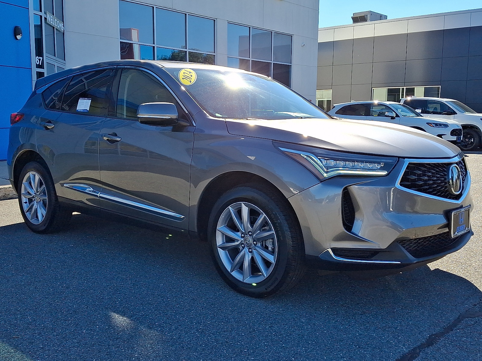 Used 2024 Acura RDX SH-AWD image 3