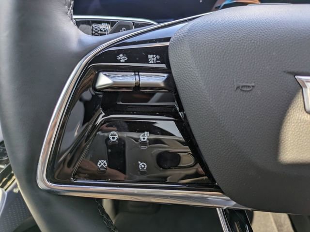 Used 2025 Cadillac Lyriq Luxury RWD image 24