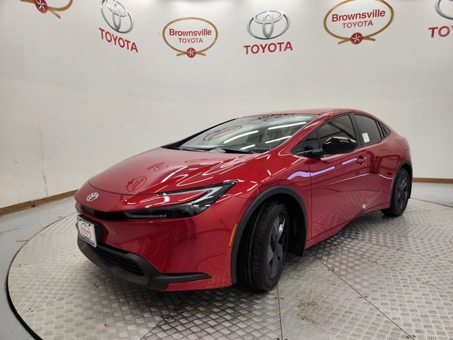 New 2026 Toyota Prius LE image 2