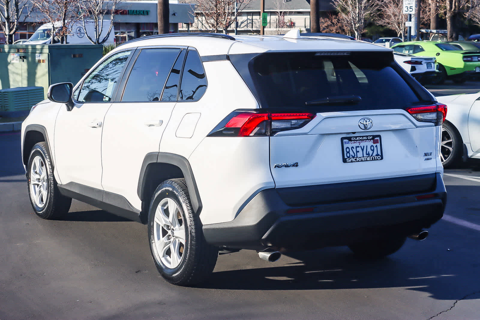 Used 2020 Toyota RAV4 XLE image 2