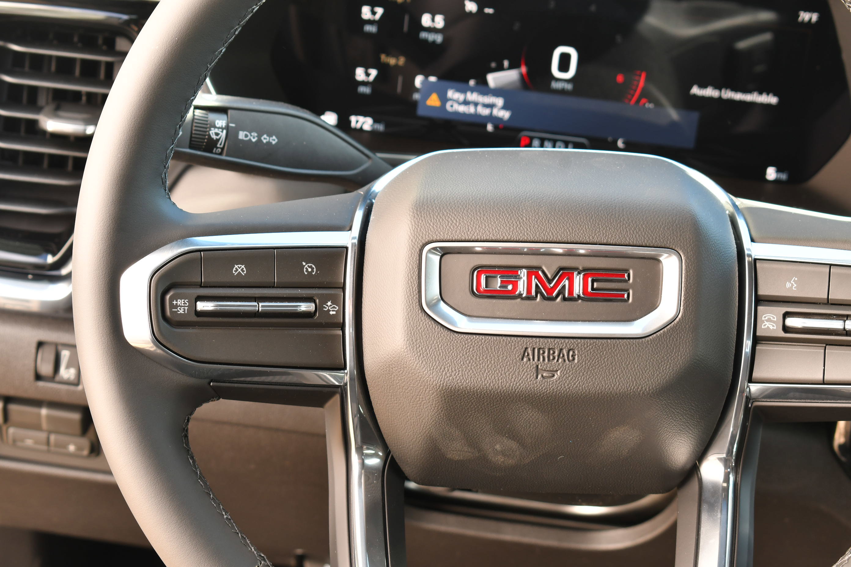 New 2026 GMC Canyon Elevation w/ Convenience Package image 15