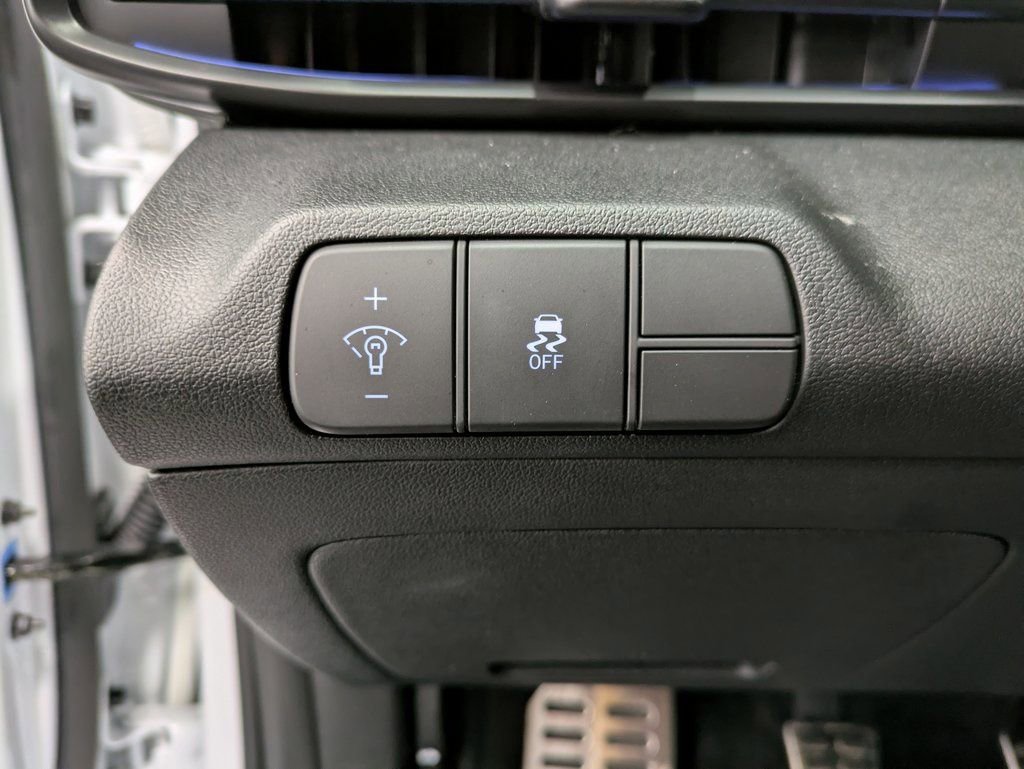 Used 2025 Hyundai Elantra N image 23