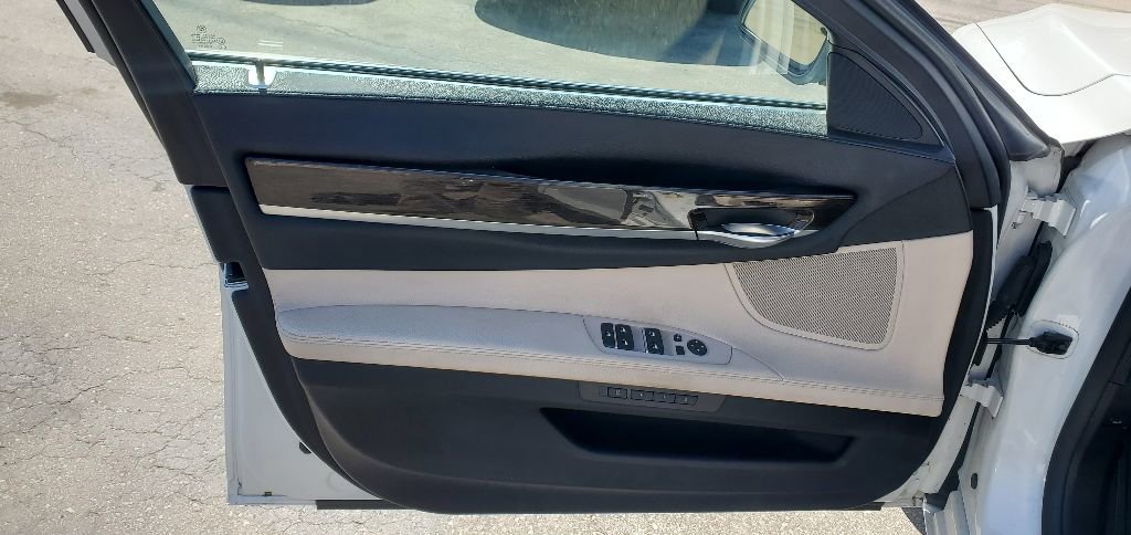 Used 2012 BMW 740Li image 13