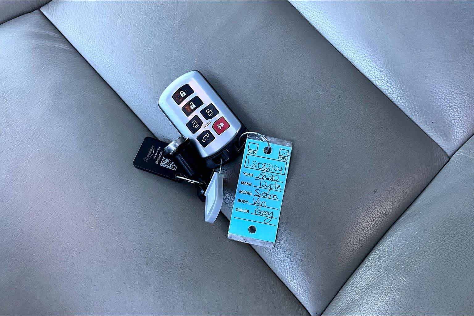 Used 2020 Toyota Sienna XLE FWD image 15
