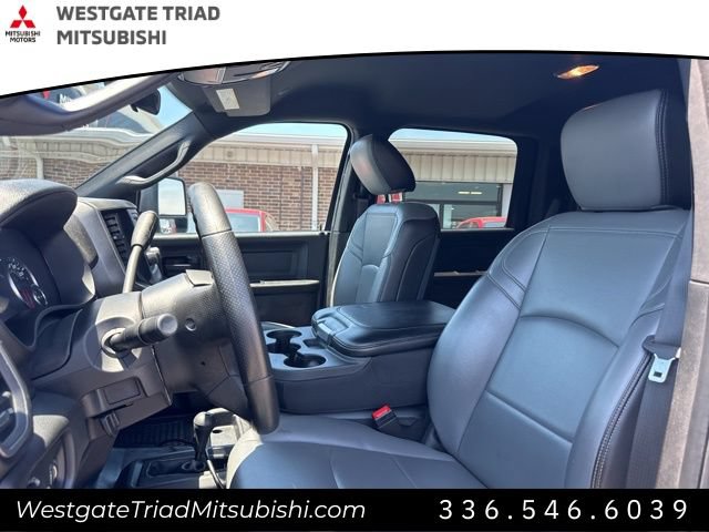 Used 2023 RAM 3500 Tradesman w/ Chrome Appearance Group AWD/4WD image 10