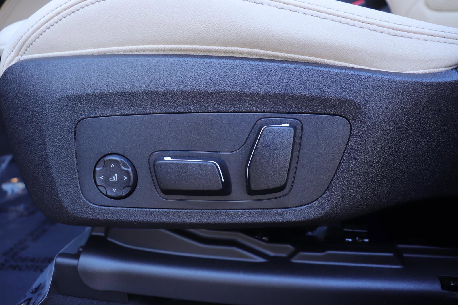 New 2025 BMW X4 xDrive30i w/ Premium Package image 26