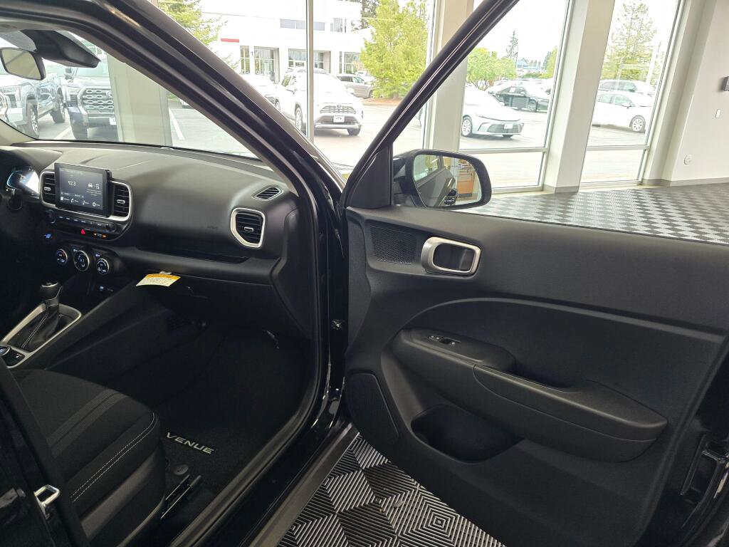 New 2026 Hyundai Venue SEL FWD image 40