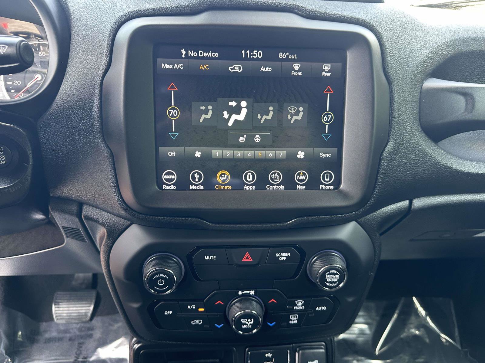 Used 2019 Jeep Renegade Limited w/ Quick Order Package 22P FWD image 9