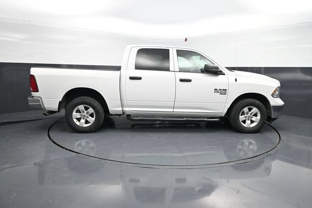 Used 2022 RAM 1500 Classic SLT AWD/4WD image 11