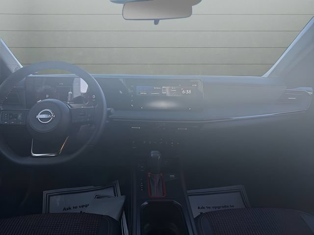 Used 2025 Nissan Kicks SR w/ SR Premium Package AWD/4WD image 11