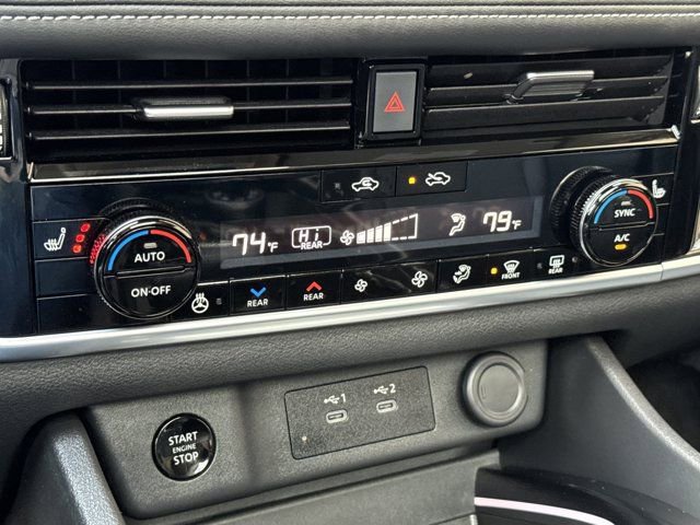 Used 2025 Nissan Rogue SL w/ Tech Package image 39