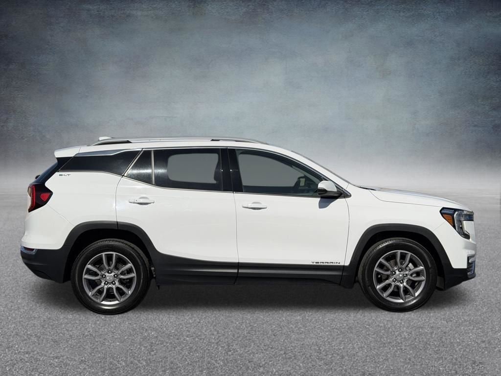 Certified 2024 GMC Terrain SLT AWD/4WD image 3