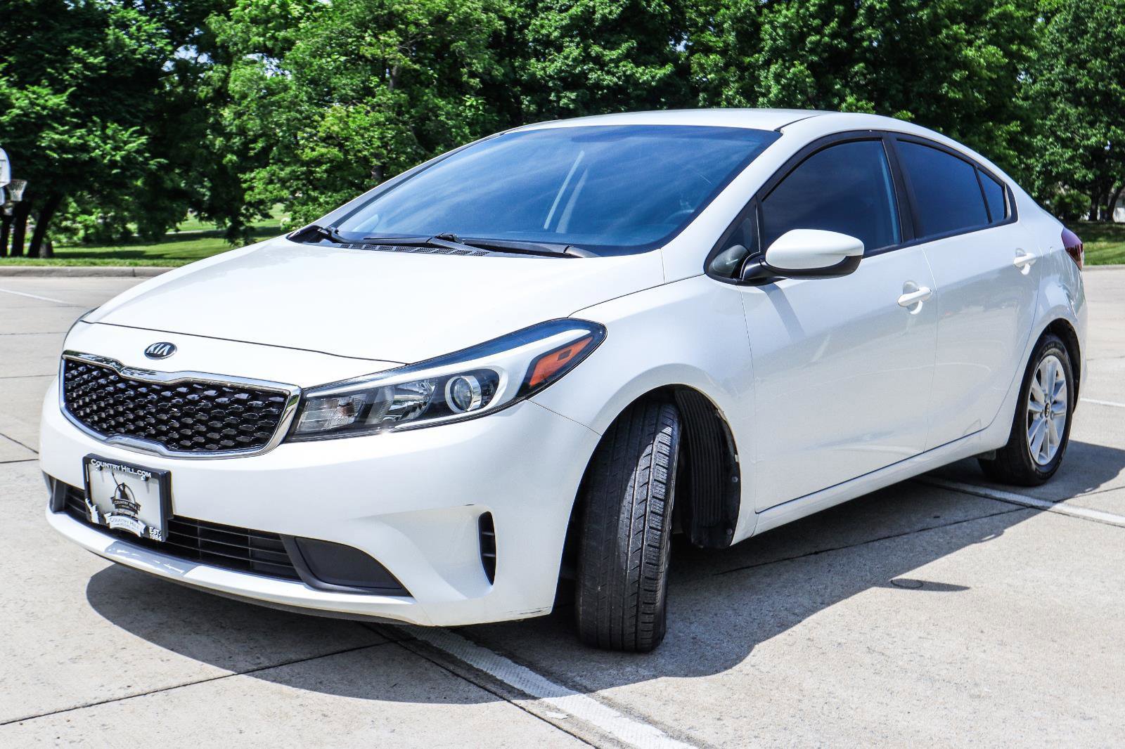 Used 2017 Kia Forte LX w/ LX Popular Package FWD image 3