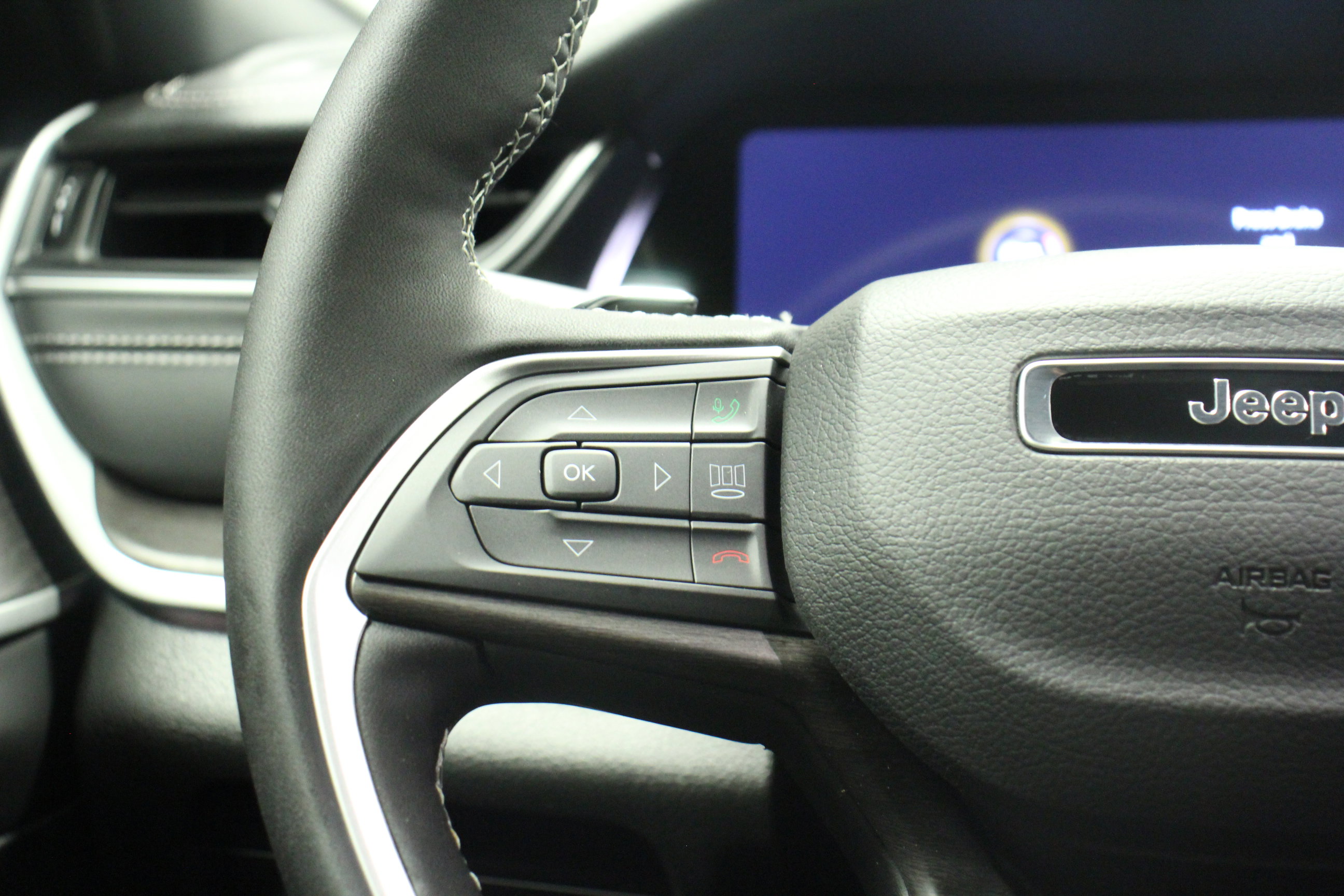 New 2025 Jeep Grand Cherokee L Limited w/ Black Appearance Package image 21