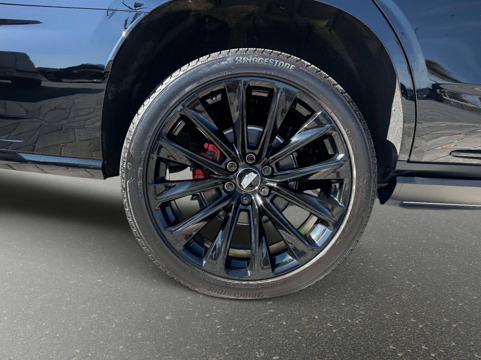 Used 2026 Cadillac Escalade V w/ LPO, ONYX Package image 22