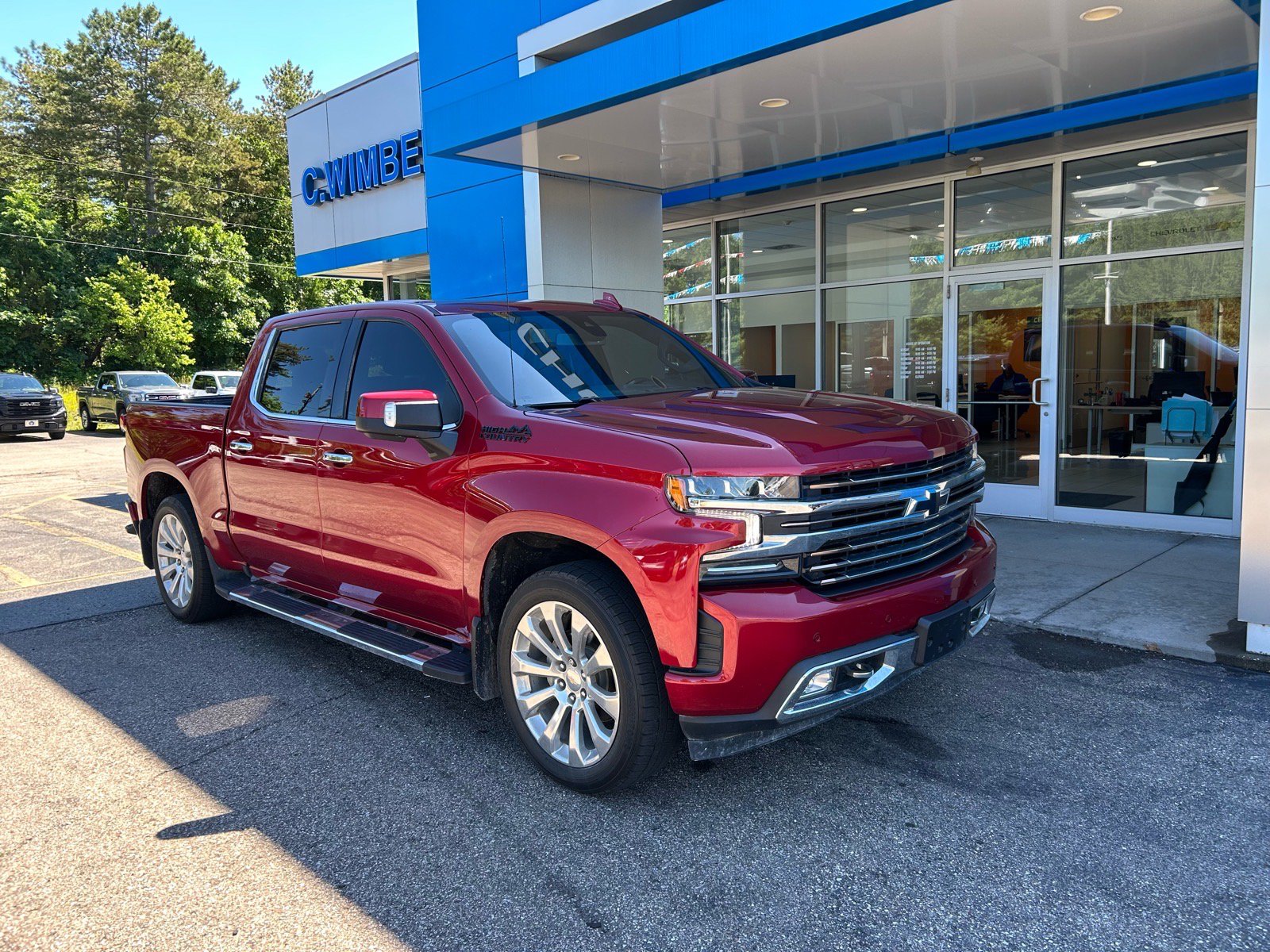 Used 2022 Chevrolet Silverado 1500 High Country w/ LPO, Dark Essentials Package AWD/4WD image 3