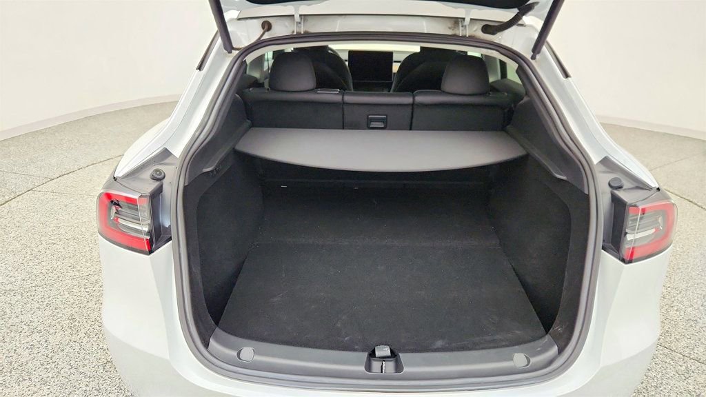 Used 2023 Tesla Model Y Performance image 25