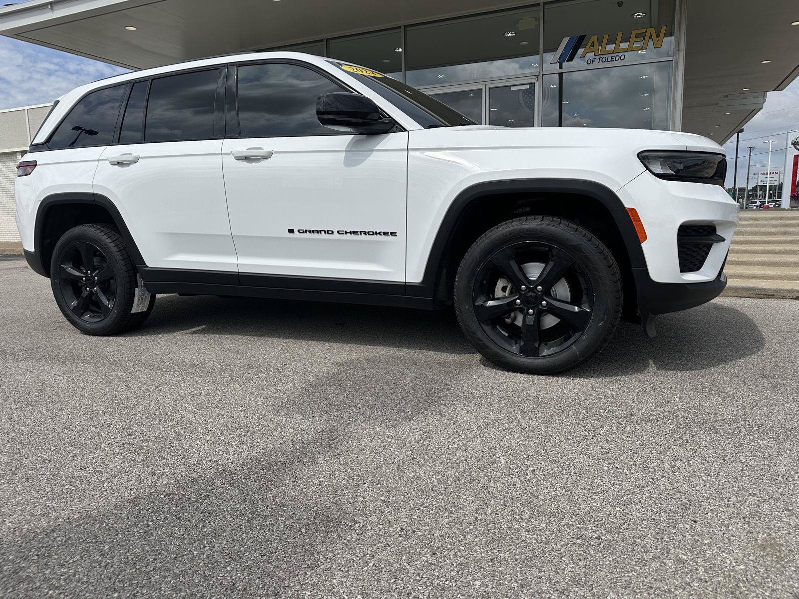 Used 2024 Jeep Grand Cherokee Altitude