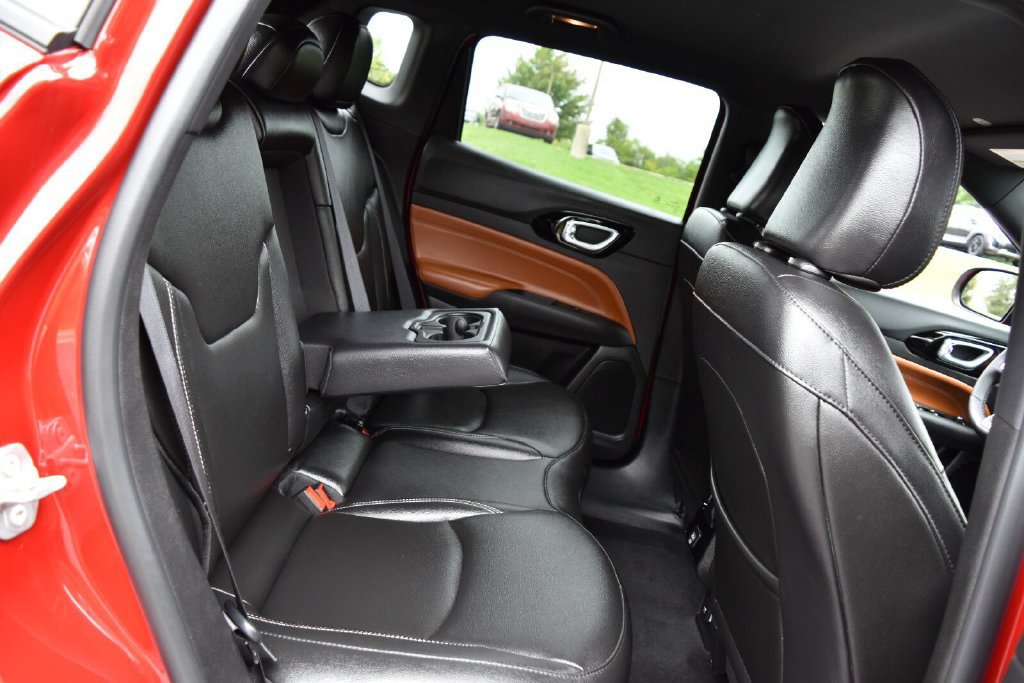 Certified 2025 Jeep Compass Limited AWD/4WD image 30