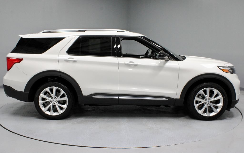 Used 2023 Ford Explorer Platinum w/ Technology Package AWD/4WD image 7