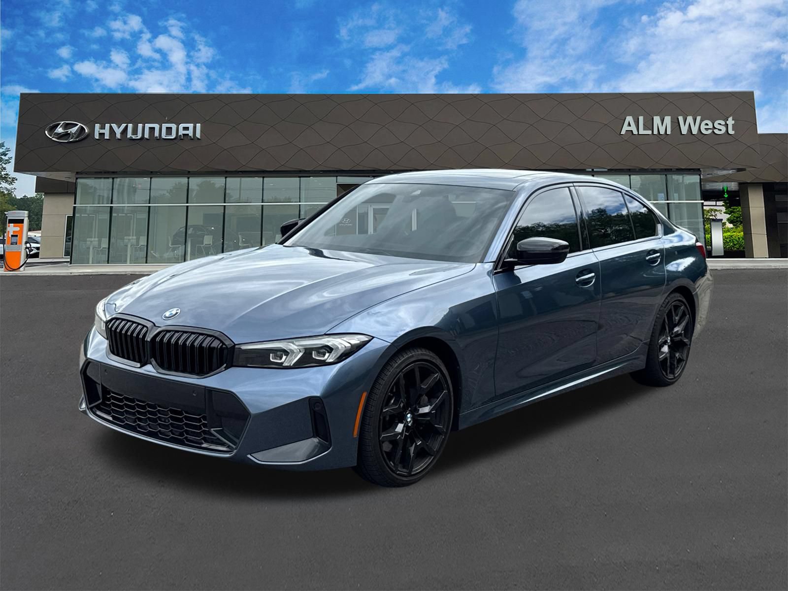 Used 2025 BMW 330i Sedan w/ M Sport Package RWD image 1