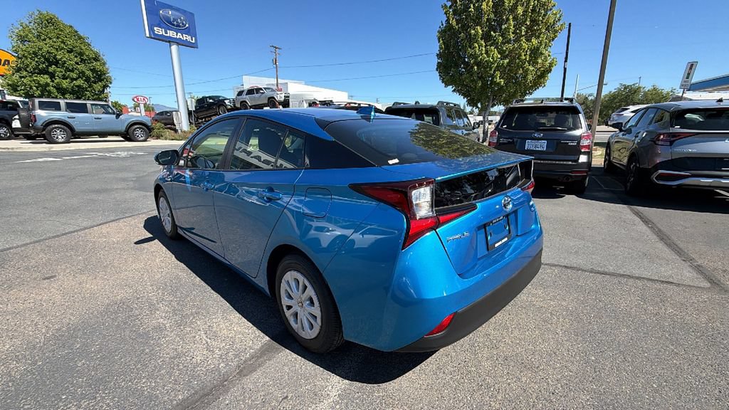 Used 2022 Toyota Prius L Eco FWD image 6
