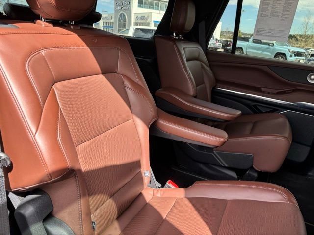 Used 2025 Lincoln Navigator Reserve image 22