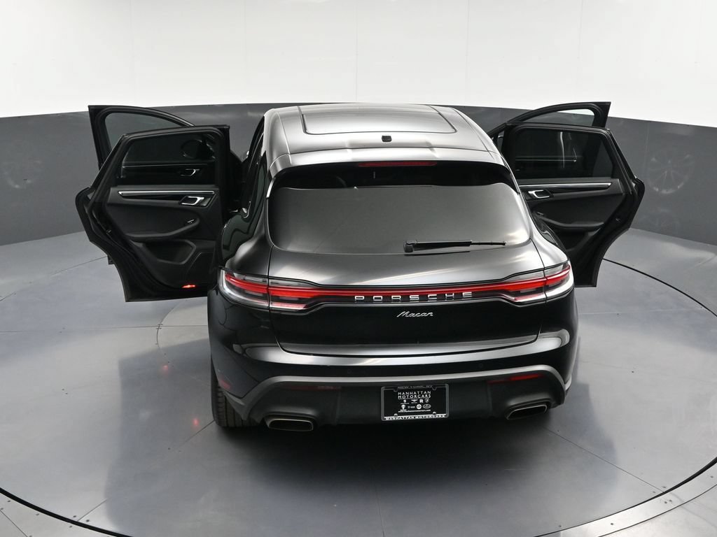 Certified 2023 Porsche Macan Turbo AWD/4WD image 32