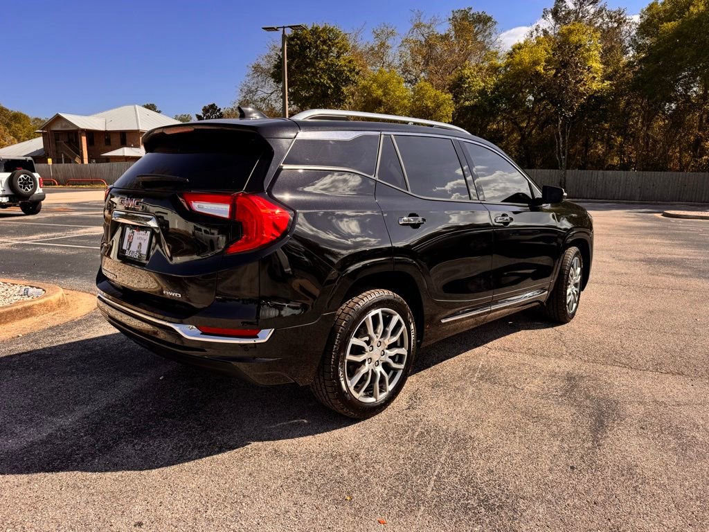 Used 2023 GMC Terrain Denali image 9