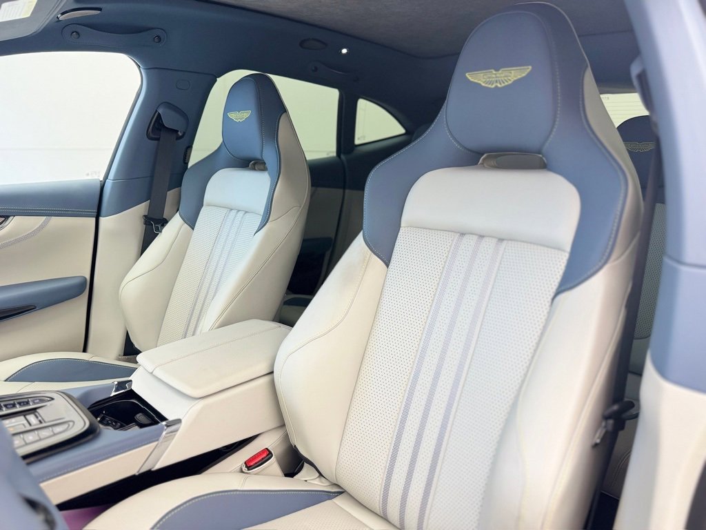 New 2025 Aston Martin DBX 707 image 4