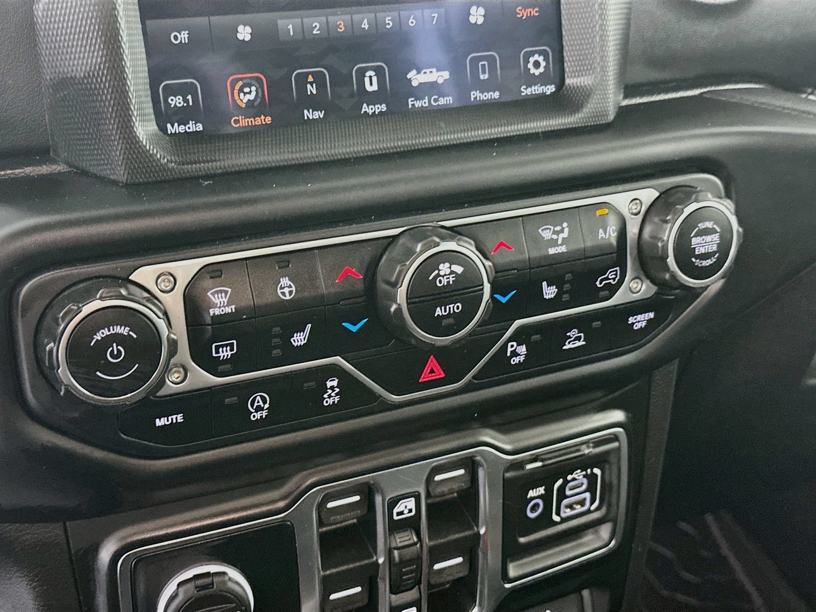 Used 2022 Jeep Gladiator Overland AWD/4WD image 16