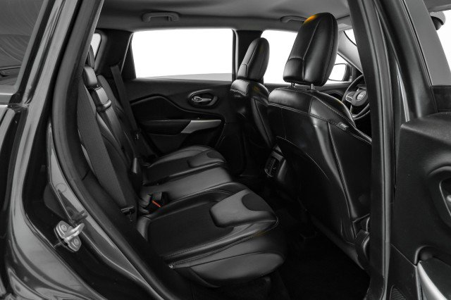 Used 2017 Jeep Cherokee Trailhawk w/ Cold Weather Group image 31