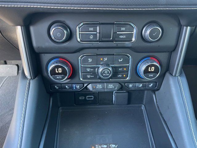 Used 2024 Chevrolet Suburban Premier image 30