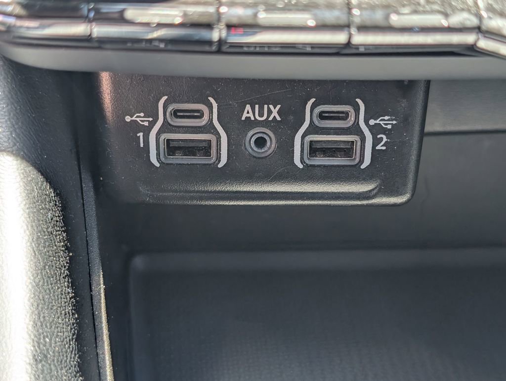 Used 2024 Dodge Durango GT AWD/4WD image 32