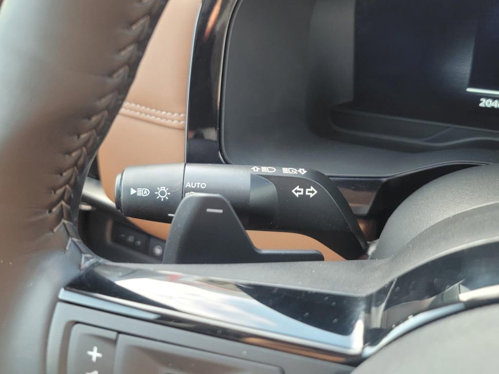 Used 2024 Nissan Pathfinder Platinum AWD/4WD image 29