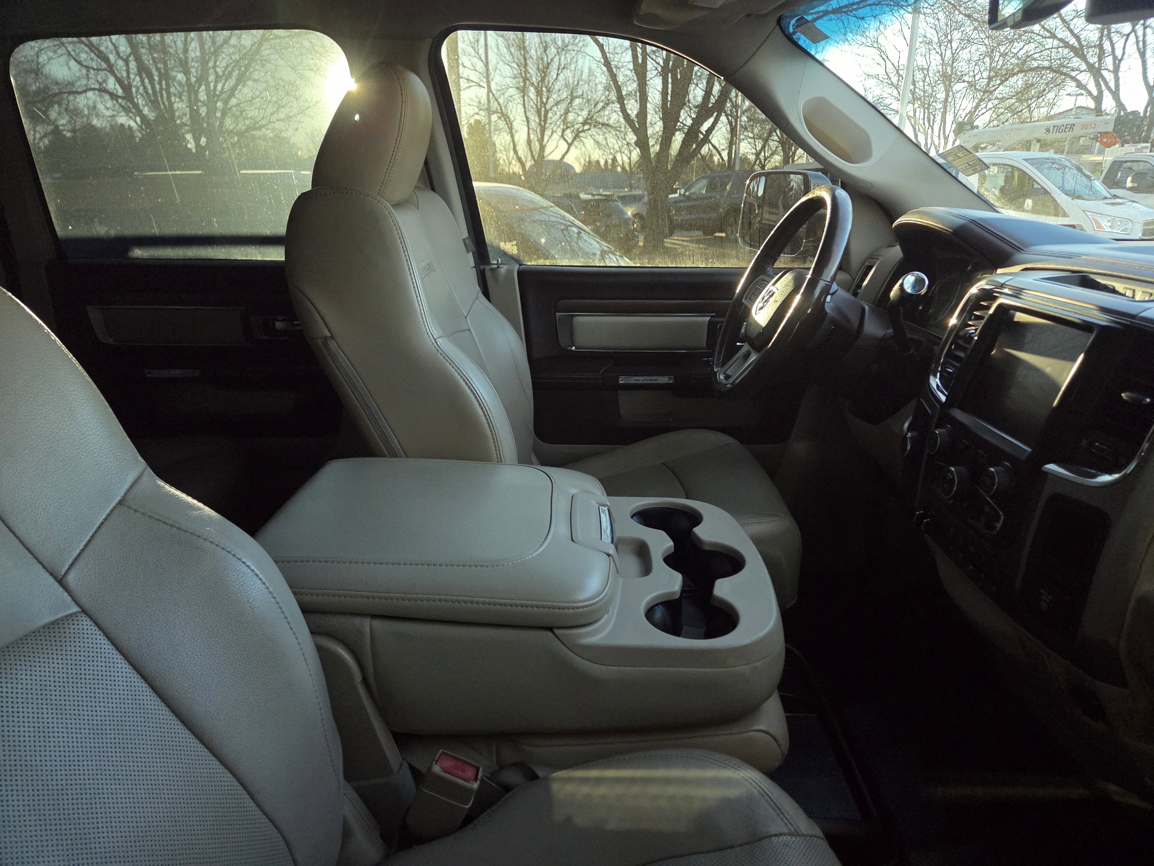 Used 2013 RAM 2500 Laramie w/ Cold Weather Group image 16